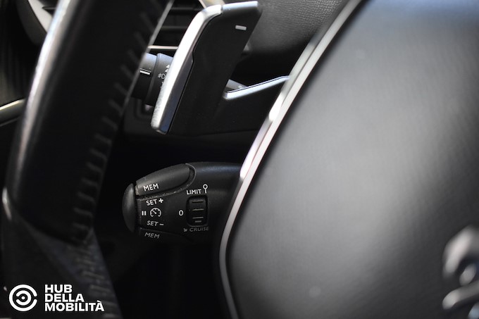 PEUGEOT 3008 BlueHDi 130 S&S EAT8 Business